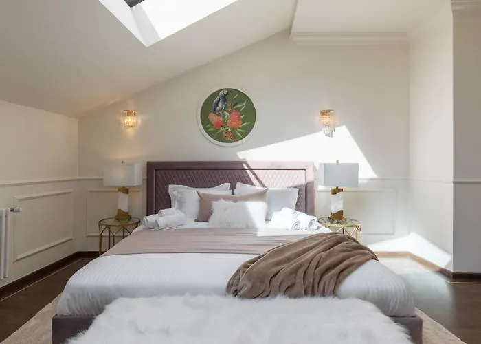 Old Town Luxury Suites